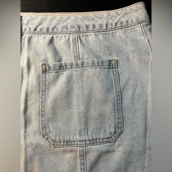 Forever 21 + faded denim/jean skirt with buttons - size 16 - Picture 3 of 9